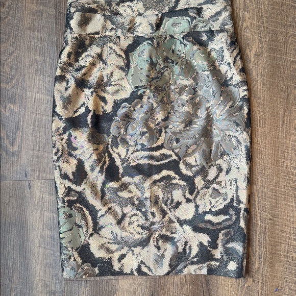 Kay Unger New York Floral Jacquard Sheath Dress in Metallic Olive Size 6 - Picture 3 of 14